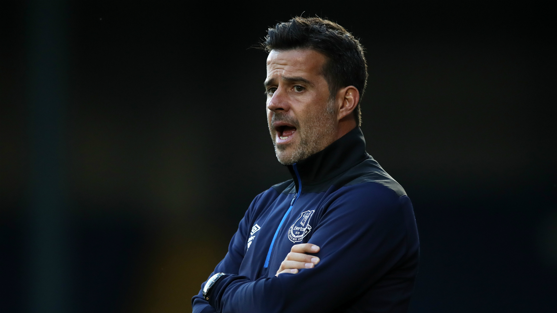 马丁以其 马丁以其