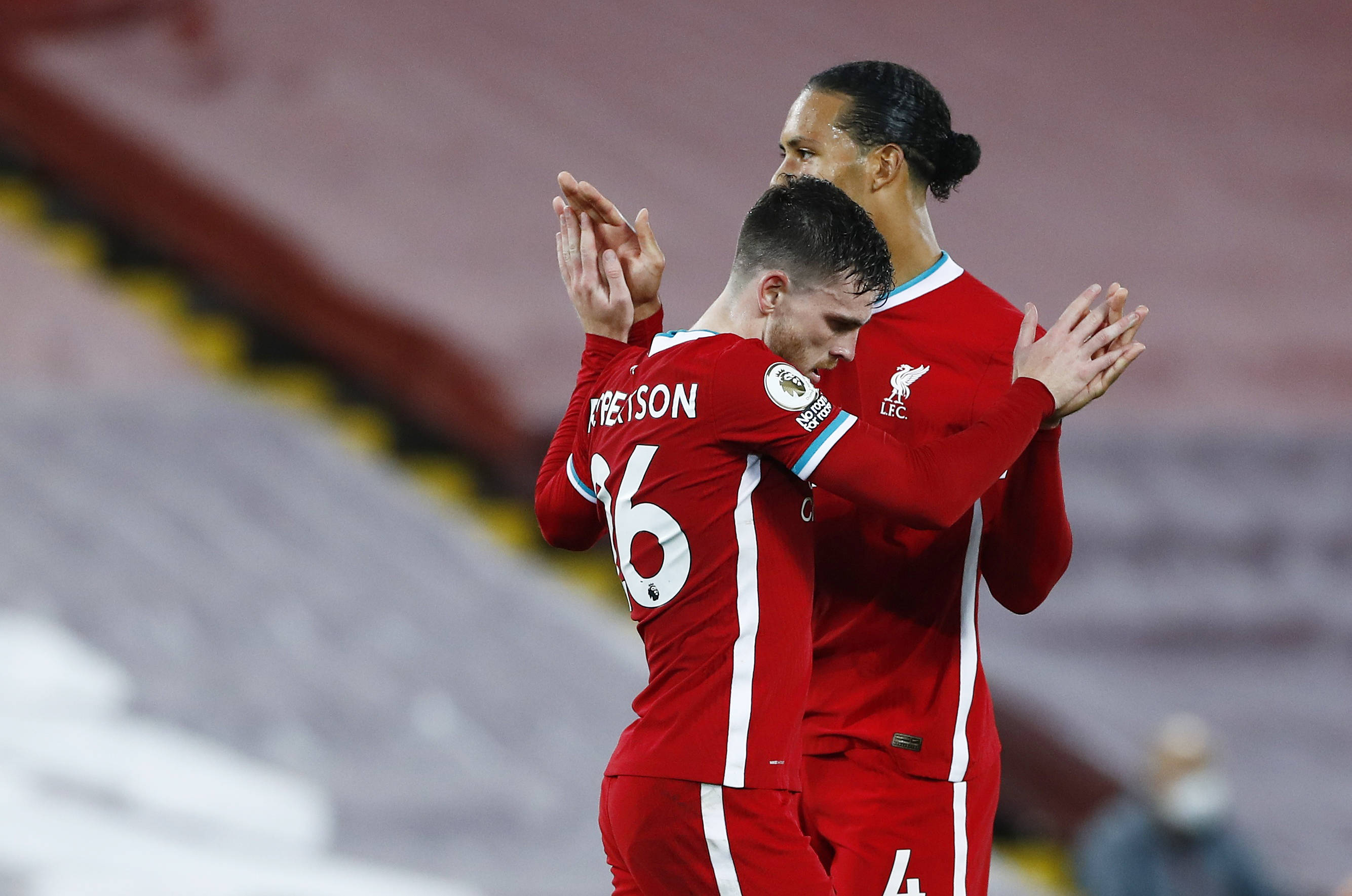 双手如握乒 双手如握乒